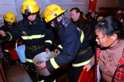 人为盗油致潦河污染 停水造成